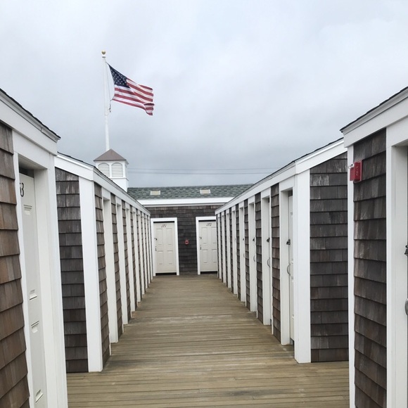 Meet your Posher, Sarah - Picture 1 of 1